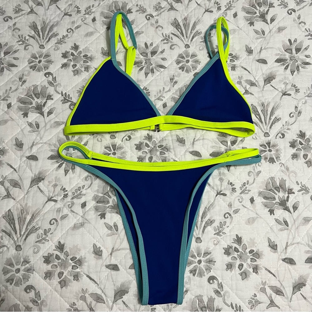 SHEIN Blue & Yellow Contrast Binding Triangle Cheeky Bikini Set